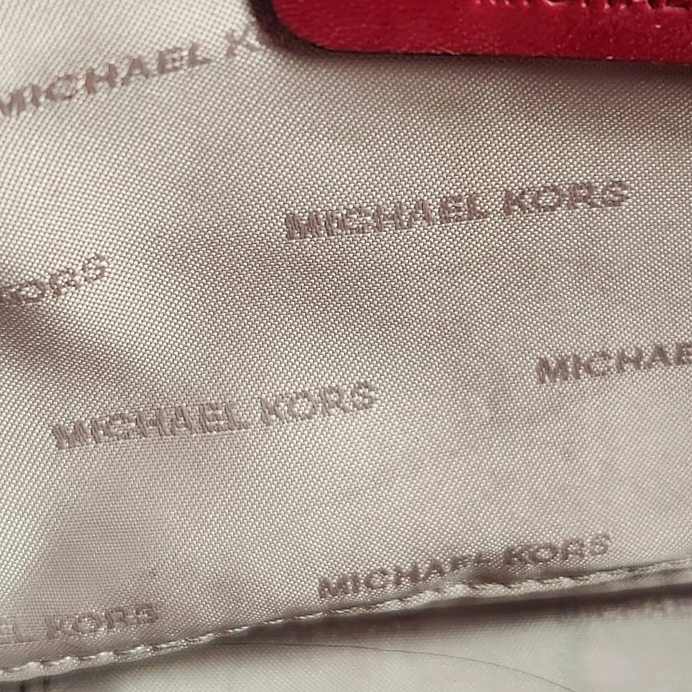 MICHAEL KORS Ginny Crossbody Bag Red Gold Chain Leather Signature Charm